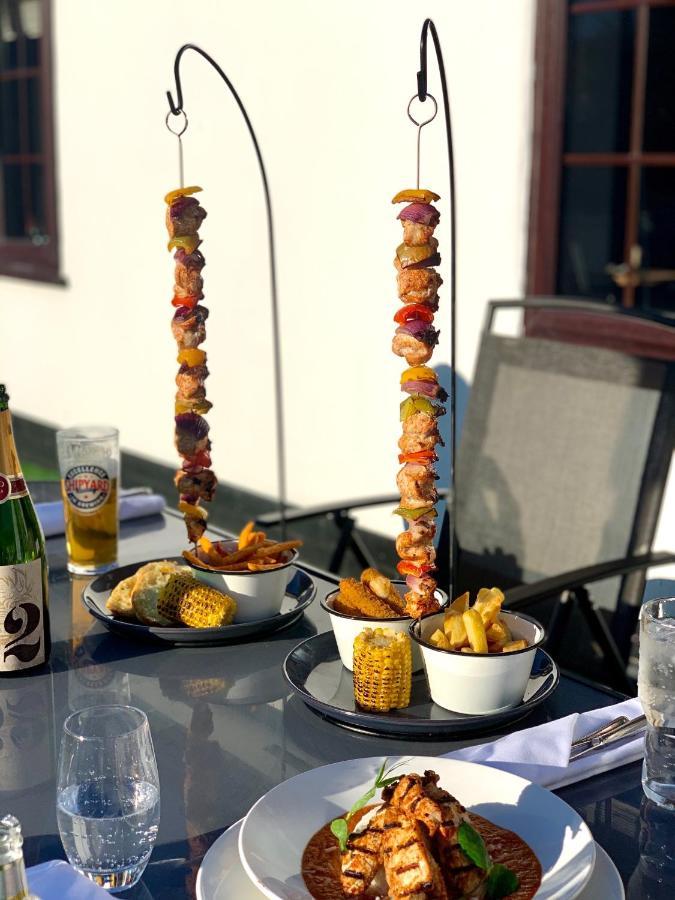 The Boars Head Hotel Sudbury  Екстер'єр фото