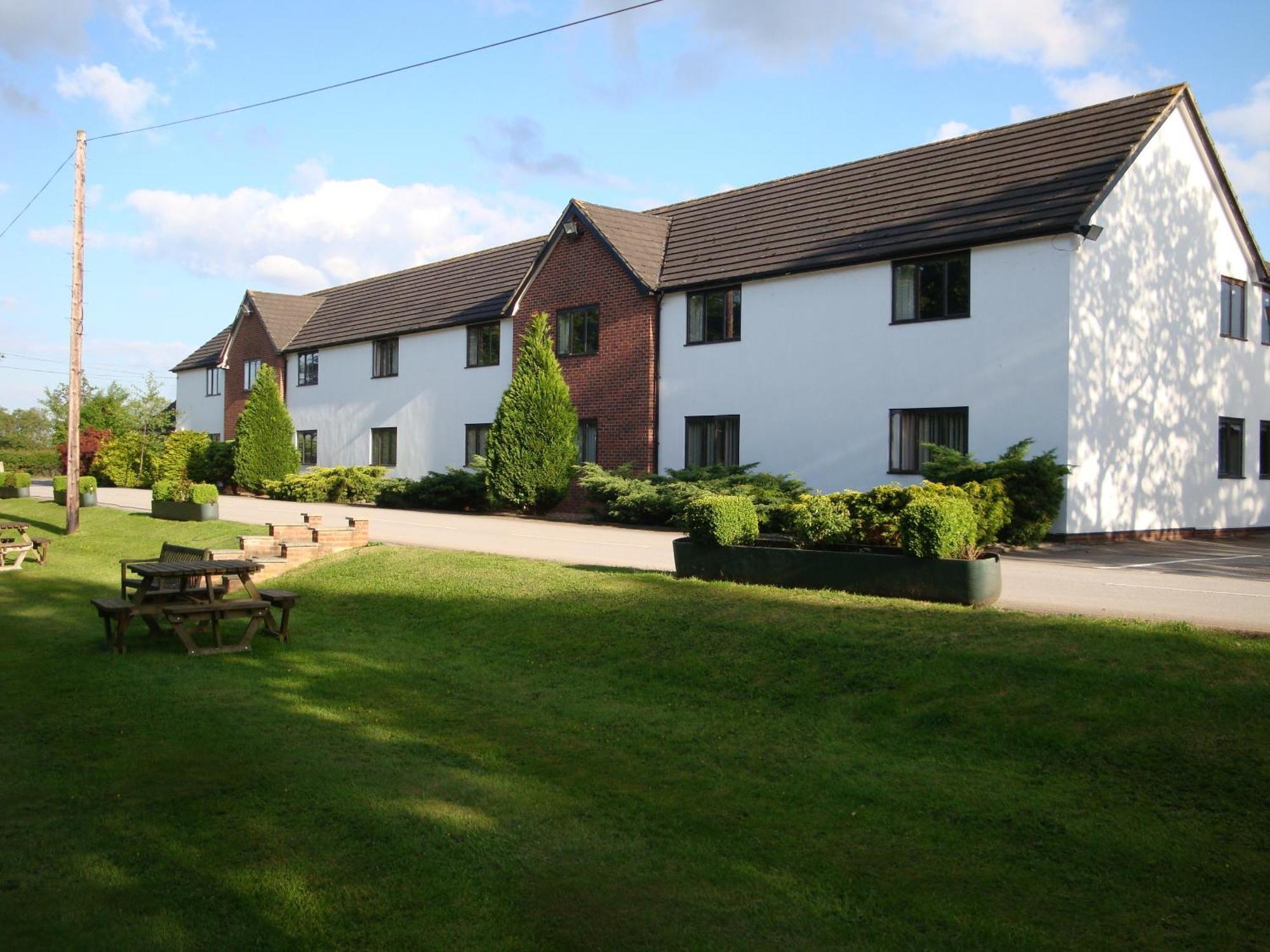 The Boars Head Hotel Sudbury  Екстер'єр фото