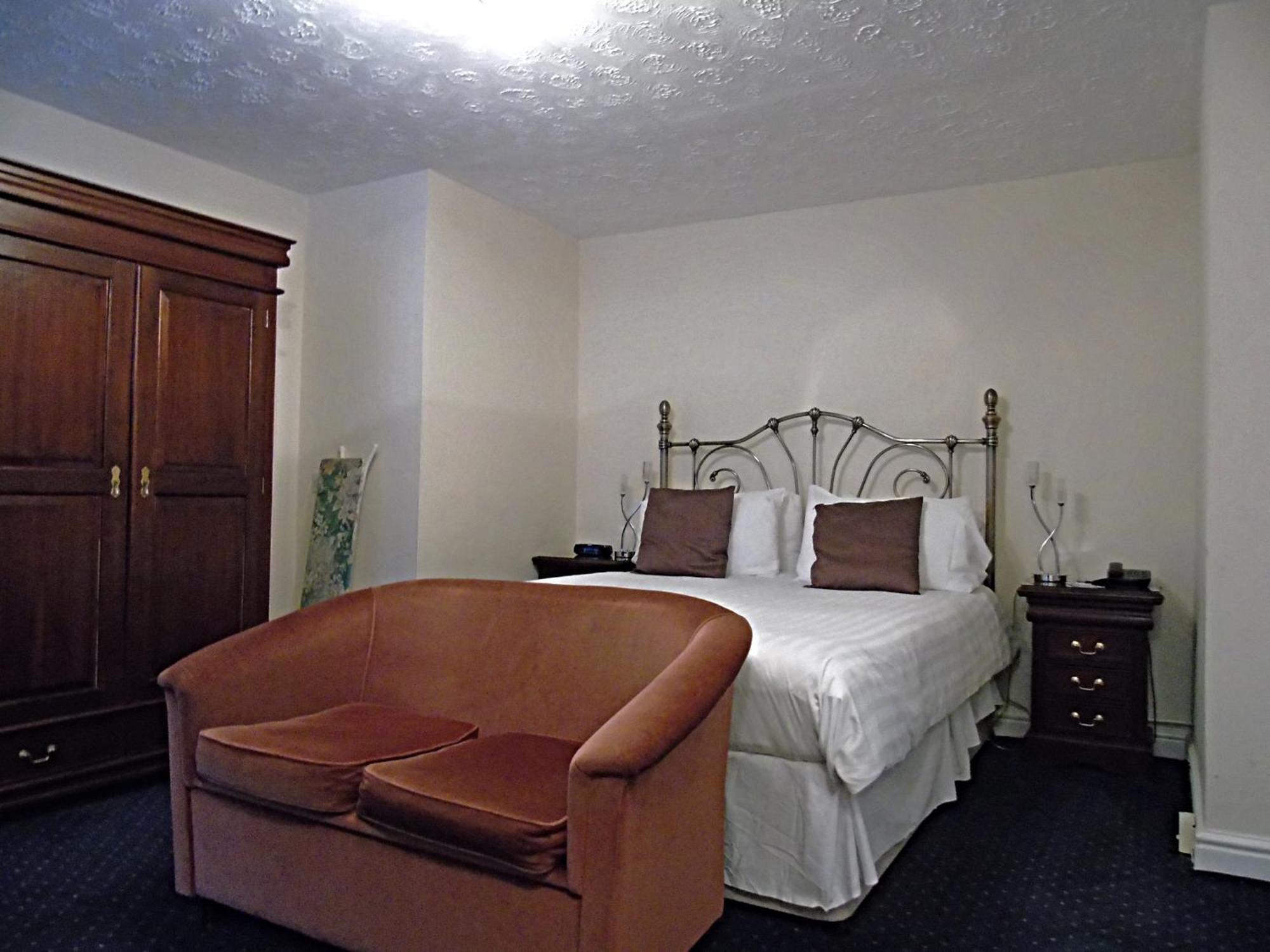 The Boars Head Hotel Sudbury  Екстер'єр фото