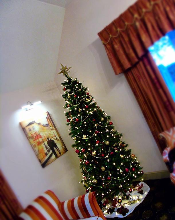 The Boars Head Hotel Sudbury  Екстер'єр фото