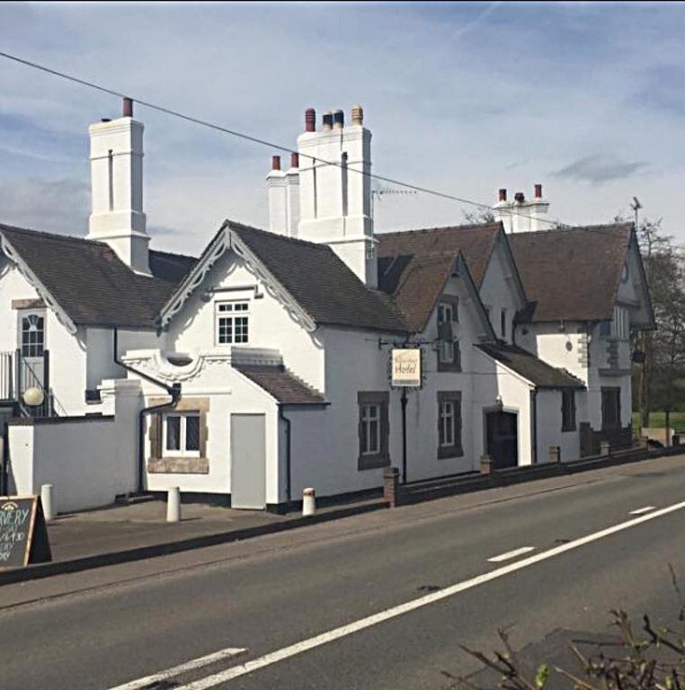 The Boars Head Hotel Sudbury  Екстер'єр фото
