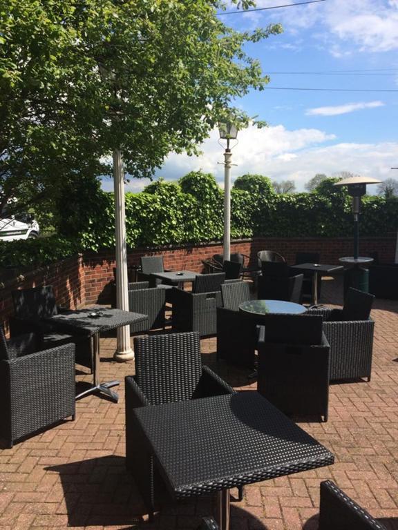 The Boars Head Hotel Sudbury  Екстер'єр фото