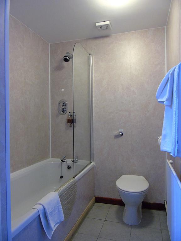 The Boars Head Hotel Sudbury  Екстер'єр фото